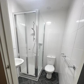 University Accommodation Cleaning Bow Common E3